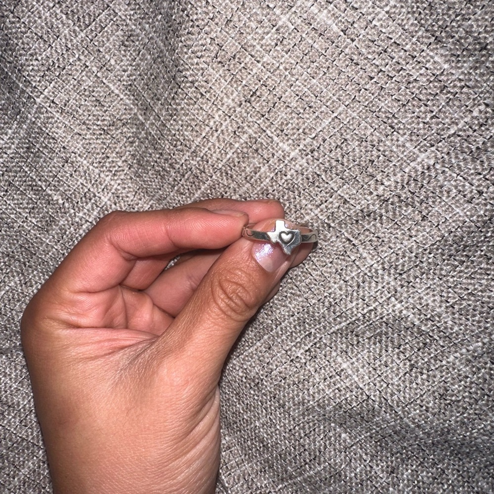 Retired- James Avery Silver Heart Ring